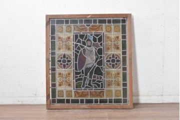 イギリスアンティーク建具　1890年から1910年頃　エナメル絵付け　中世の騎士を描いたステンドグラスのフィックス窓1枚　(R-090022)