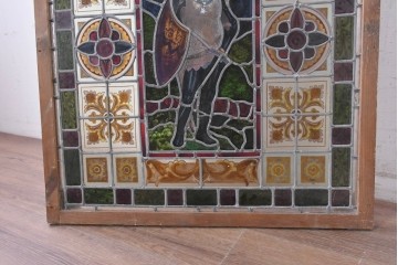 イギリスアンティーク建具　1890年から1910年頃　エナメル絵付け　中世の騎士を描いたステンドグラスのフィックス窓1枚　(R-090022)