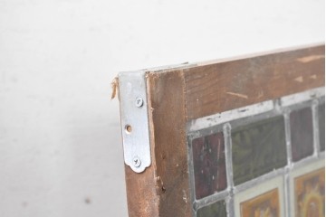 イギリスアンティーク建具　1890年から1910年頃　エナメル絵付け　中世の騎士を描いたステンドグラスのフィックス窓1枚　(R-090022)