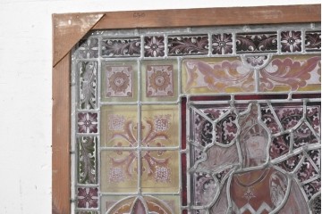 イギリスアンティーク建具　1890年から1910年頃　エナメル絵付け　中世の騎士を描いたステンドグラスのフィックス窓1枚　(R-090022)