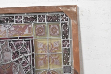 イギリスアンティーク建具　1890年から1910年頃　エナメル絵付け　中世の騎士を描いたステンドグラスのフィックス窓1枚　(R-090022)