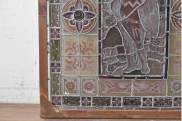 イギリスアンティーク建具　1890年から1910年頃　エナメル絵付け　中世の騎士を描いたステンドグラスのフィックス窓1枚　(R-090022)