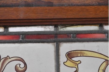イギリスアンティーク建具　1930年頃　エナメル絵付け　左右対称の植物装飾がクラシカルなステンドグラス入りフィックス窓3枚セット　(R-090023)