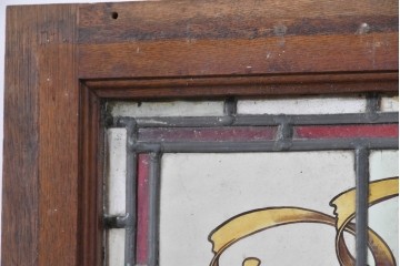イギリスアンティーク建具　1930年頃　エナメル絵付け　ステンドグラス入り　キリスト教モチーフを思わせる荘厳な意匠のフィックス窓1枚　(R-090024)