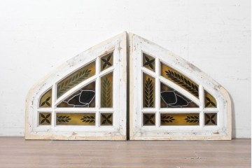 イギリスアンティーク　1930年頃　エナメル絵付け　草花と果実が華やかなステンドグラスのFIX窓2枚セット　(R-090026)
