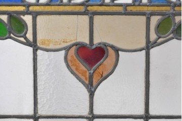 イギリスアンティーク　1920年から1930年頃　「PUBLIC」のレタリングと薔薇が目を引くステンドグラスのFIX窓1枚　(R-090027)