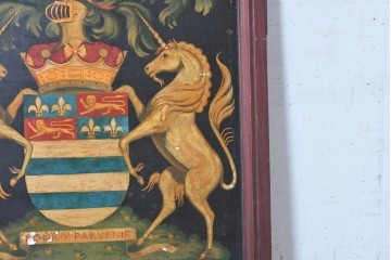 【簡易リペア限定品】　イギリスアンティーク　1930年から1940年頃　紋章風意匠とユニコーンが印象的なパブサイン　(R-090032)