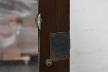 イギリスアンティーク　1930年頃　オーク材　曲線意匠が印象的な薄型ワードローブ　(R-090034)
