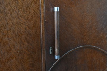 イギリスアンティーク　1930年頃　オーク材　曲線意匠が印象的な薄型ワードローブ　(R-090034)