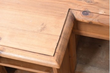ヨーロッパヴィンテージ　葡萄彫刻と重厚な佇まいが魅力のカウンターキャビネット　(R-090036)