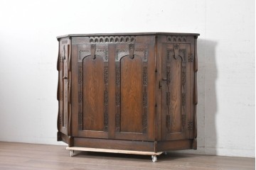 イギリスアンティーク　1940年から1950年頃　オーク材　植物モチーフの彫刻が上品なカウンターテーブル　(R-090037)