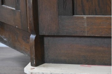 イギリスアンティーク　1940年から1950年頃　オーク材　植物モチーフの彫刻が上品なカウンターテーブル　(R-090037)