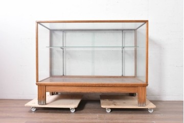 イギリスアンティーク　1940年から1950年頃　SHOPFITTINGS MANCHESTER LTD社　オーク材　端正な佇まいのカウンターショーケース　(R-090039)