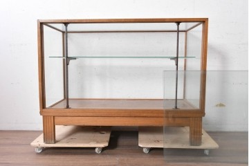 イギリスアンティーク　1940年から1950年頃　SHOPFITTINGS MANCHESTER LTD社　オーク材　端正な佇まいのカウンターショーケース　(R-090039)