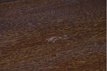 イギリスアンティーク　1920年頃　マホガニー材　細部まで繊細な彫刻が施されたキャビネット　(R-090040)