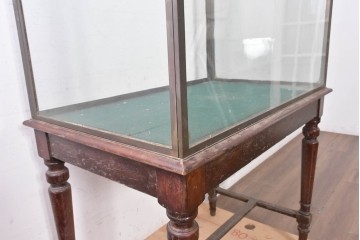 フランスアンティーク　1930年から1940年頃　A. RAVENEL Fils　ディスプレイを引き立てるガラスショーケース　(R-090041)