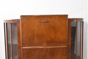 イギリスヴィンテージ　1950年から1960年頃　Turnidge(ターニッジ)　マホガニー材　カウンター付き　丸みのあるフォルムが魅力のカクテルキャビネット　(R-090043)