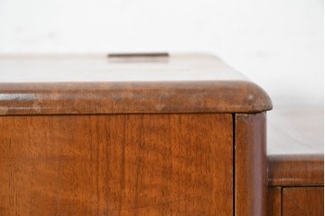 イギリスヴィンテージ　1950年から1960年頃　Turnidge(ターニッジ)　マホガニー材　カウンター付き　丸みのあるフォルムが魅力のカクテルキャビネット　(R-090043)