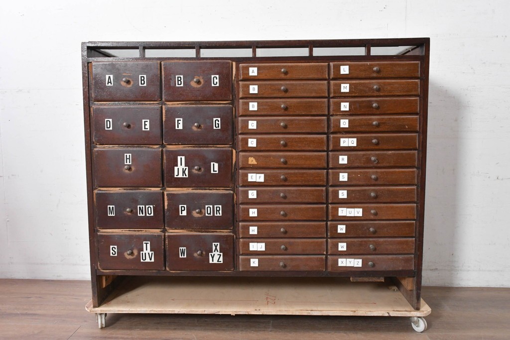 和製アンティーク　希少デザイン　引き出し34杯付き!　カウンターキャビネット　(R-090044)