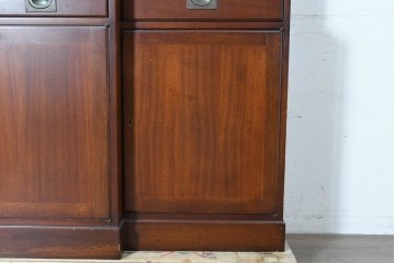 中古　美品　イタリア　RM Arredamenti(RM アッレダメンティ)　MAZZANTICA(マッザンティカ)　美しい格子ガラス扉のキャビネット　定価約180万円　(R-090047)