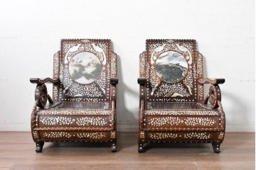 中国ヴィンテージ　1950年から1970年頃　高級品!　紫檀(シタン)材・大理石(雲石)　中国伝統の螺鈿細工を贅沢に施した板座チェア2脚セット　(R-090051)