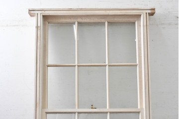 イギリスヴィンテージ建具　1970年頃　白ペイントがさわやかな格子入り上げ下げ窓1枚　(R-090054)