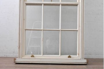 イギリスヴィンテージ建具　1970年頃　白ペイントがさわやかな格子入り上げ下げ窓1枚　(R-090054)