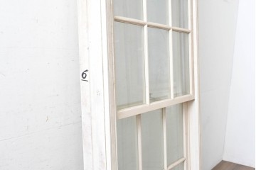イギリスヴィンテージ建具　1970年頃　白ペイントがさわやかな格子入り上げ下げ窓1枚　(R-090054)