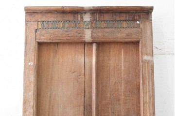 アジアンアンティーク建具　1920年から1950年頃　バリ　チーク材　上部の彫り装飾が目を引く枠付き両開きドア1枚　(R-090057)