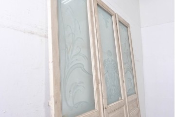 フランスアンティーク　1900年頃　特大!!　伸びやかな草花のエッチングガラスが美しい!　折れ戸と片開き戸の3枚セット　(R-090058)
