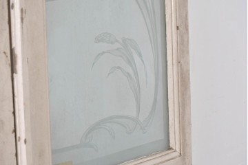フランスアンティーク　1900年頃　特大!!　伸びやかな草花のエッチングガラスが美しい!　折れ戸と片開き戸の3枚セット　(R-090058)