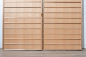 ヴィンテージ建具　昭和後期　柾目が魅力的な舞良戸2枚セット　(R-090060)