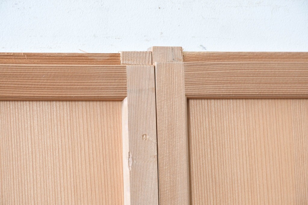 ヴィンテージ建具　昭和後期　柾目が魅力的な舞良戸2枚セット　(R-090060)