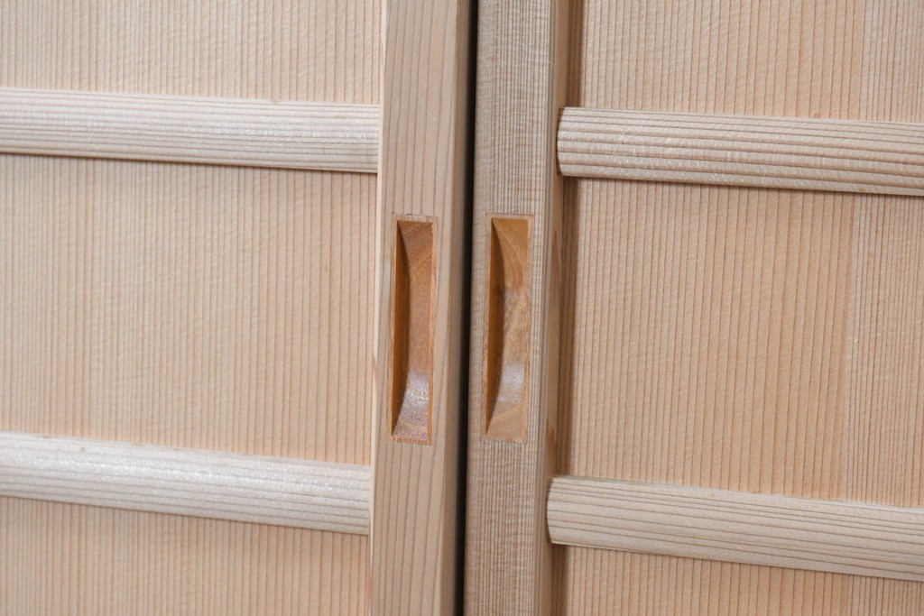 ヴィンテージ建具　昭和後期　柾目が魅力的な舞良戸2枚セット　(R-090060)