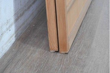 ヴィンテージ建具　昭和後期　柾目が魅力的な舞良戸2枚セット　(R-090060)