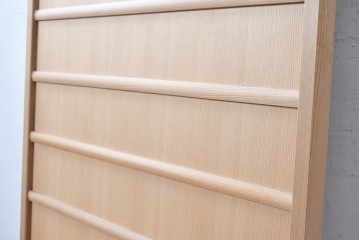 ヴィンテージ建具　昭和後期　柾目が魅力的な舞良戸1枚　(R-090061)