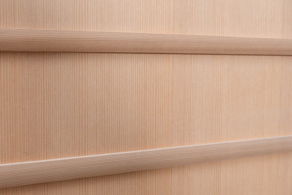 ヴィンテージ建具　昭和後期　柾目が魅力的な舞良戸1枚　(R-090061)