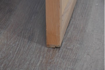 ヴィンテージ建具　昭和後期　柾目が魅力的な舞良戸1枚　(R-090061)