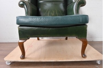 イギリスヴィンテージ　1950年頃　本革(レザー)　チェスターフィールド　深みのあるグリーンと重厚な佇まいが魅力のウィングバックチェア　※傷み有り　(R-090062)
