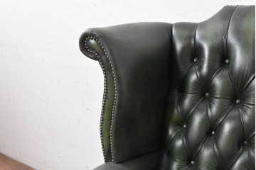 イギリスヴィンテージ　1960年から1970年頃　本革　重厚な佇まいのチェスターフィールド ウィングバックチェア　(R-090064)