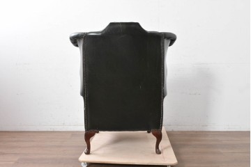 イギリスヴィンテージ　1960年から1970年頃　本革　重厚な佇まいのチェスターフィールド ウィングバックチェア　(R-090064)