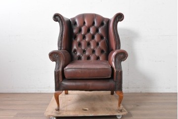 イギリスヴィンテージ　1960年から1970年頃　本革　チェスターフィールド　深いブラウンの革張りがクラシカルなウィングバックチェア　(R-090067)