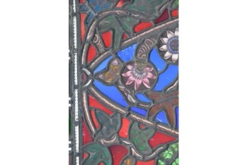イギリスアンティーク　1900年頃　特大!!　幅約2.5m　エナメル彩色　広がる花々の意匠を描いたステンドグラス1枚　(R-090079)