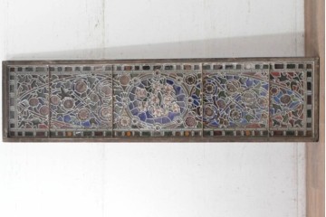 イギリスアンティーク　1900年頃　特大!!　幅約2.5m　エナメル彩色　広がる花々の意匠を描いたステンドグラス1枚　(R-090079)