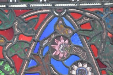 イギリスアンティーク　1900年頃　特大!!　幅約2.5m　エナメル彩色　広がる花々の意匠を描いたステンドグラス1枚　(R-090079)