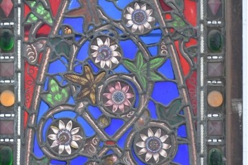 イギリスアンティーク　1900年頃　特大!!　幅約2.5m　エナメル彩色　広がる花々の意匠を描いたステンドグラス1枚　(R-090079)