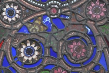 イギリスアンティーク　1900年頃　特大!!　幅約2.5m　エナメル彩色　広がる花々の意匠を描いたステンドグラス1枚　(R-090079)
