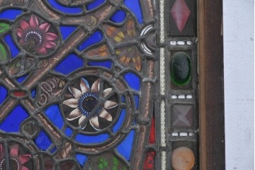 イギリスアンティーク　1900年頃　特大!!　幅約2.5m　エナメル彩色　広がる花々の意匠を描いたステンドグラス1枚　(R-090079)
