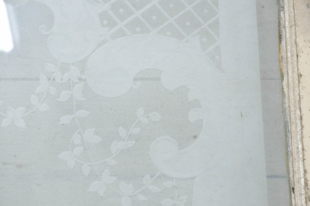 フランスアンティーク　1900年から1920年頃　特大!!　高さ約3m　花器から広がる草花のエッチング模様が印象的なドア1枚　(R-090083)