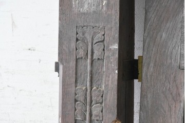 イギリスアンティーク建具　オーク材　教会で使われた重厚感のある枠付きドア1枚　(R-090085)